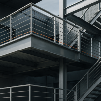 La versatilità delle costruzioni in metallo: dalle strutture solide ai dettagli curati